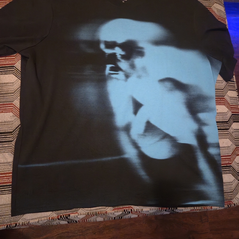 Men's Black and Blue Graphic Tee